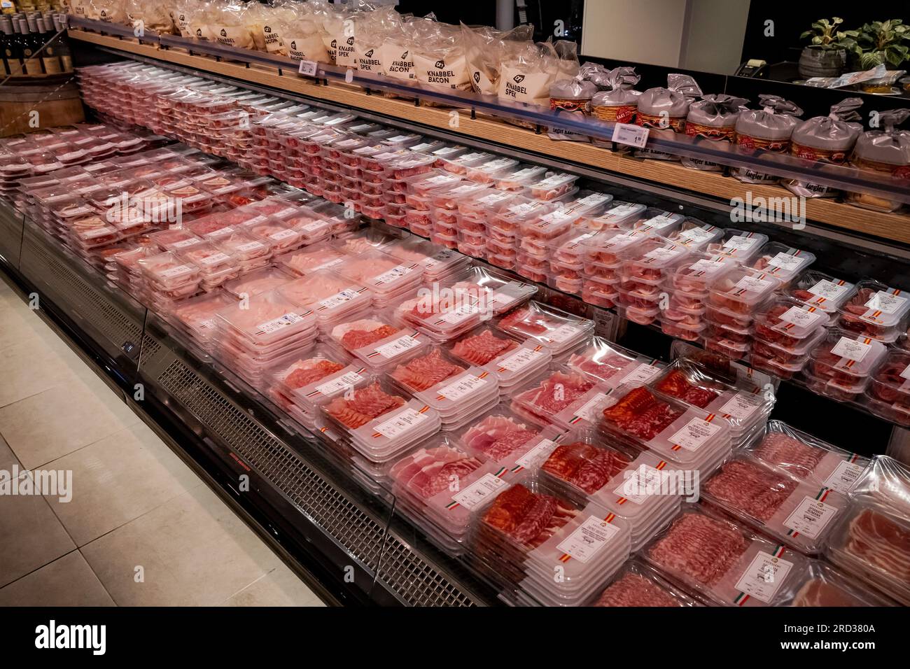 Albert heijn supermarket hi-res stock photography and images - Alamy