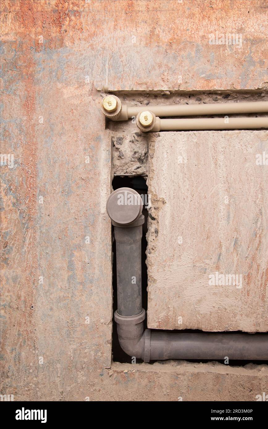 Supply of polypropylene water pipes in the wall and sewerage drain