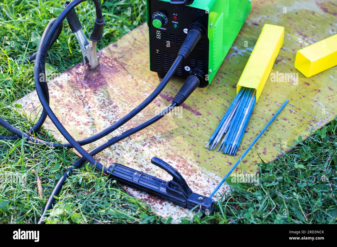 Manual welding machine and a set of electrodes for seam contact welding. Safety precautions
