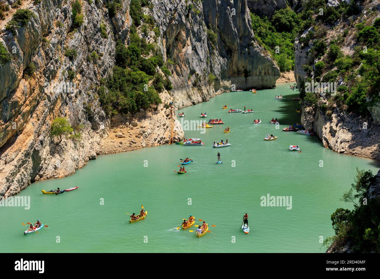 Pleasure boats on the River Verdon, Lake of Sainte-Croix ⁨Parc Naturel Regional du Verdon⁩ Alpes-de-Haute-Provence Provence-Alpes-Cote d'Azur France Stock Photo