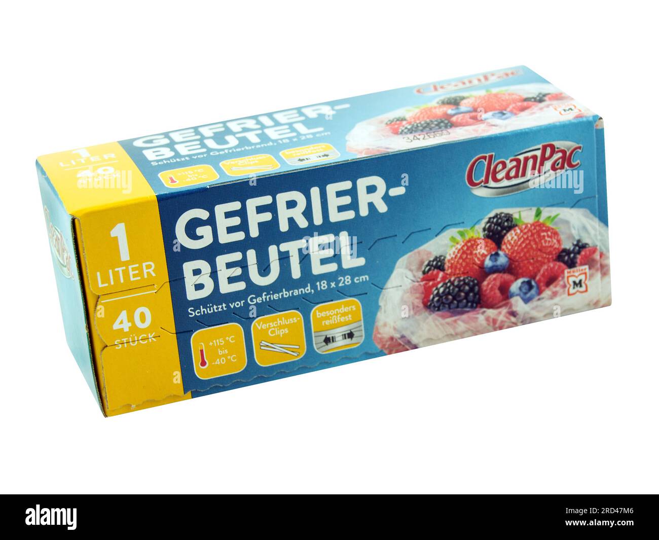 Hamburg, Germany - July 18  2023: Müller Clean Pac, Gefriebeutel 1,  Liter im Pappkarton  auf weißem Hintergrund Stock Photo