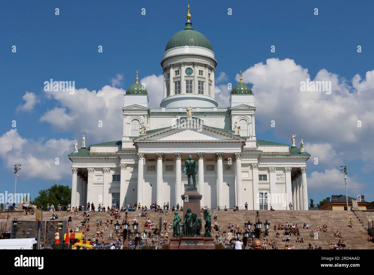 helsinki-cathedral-tuomiokirkko-designed-by-carl-ludvig-engel-at