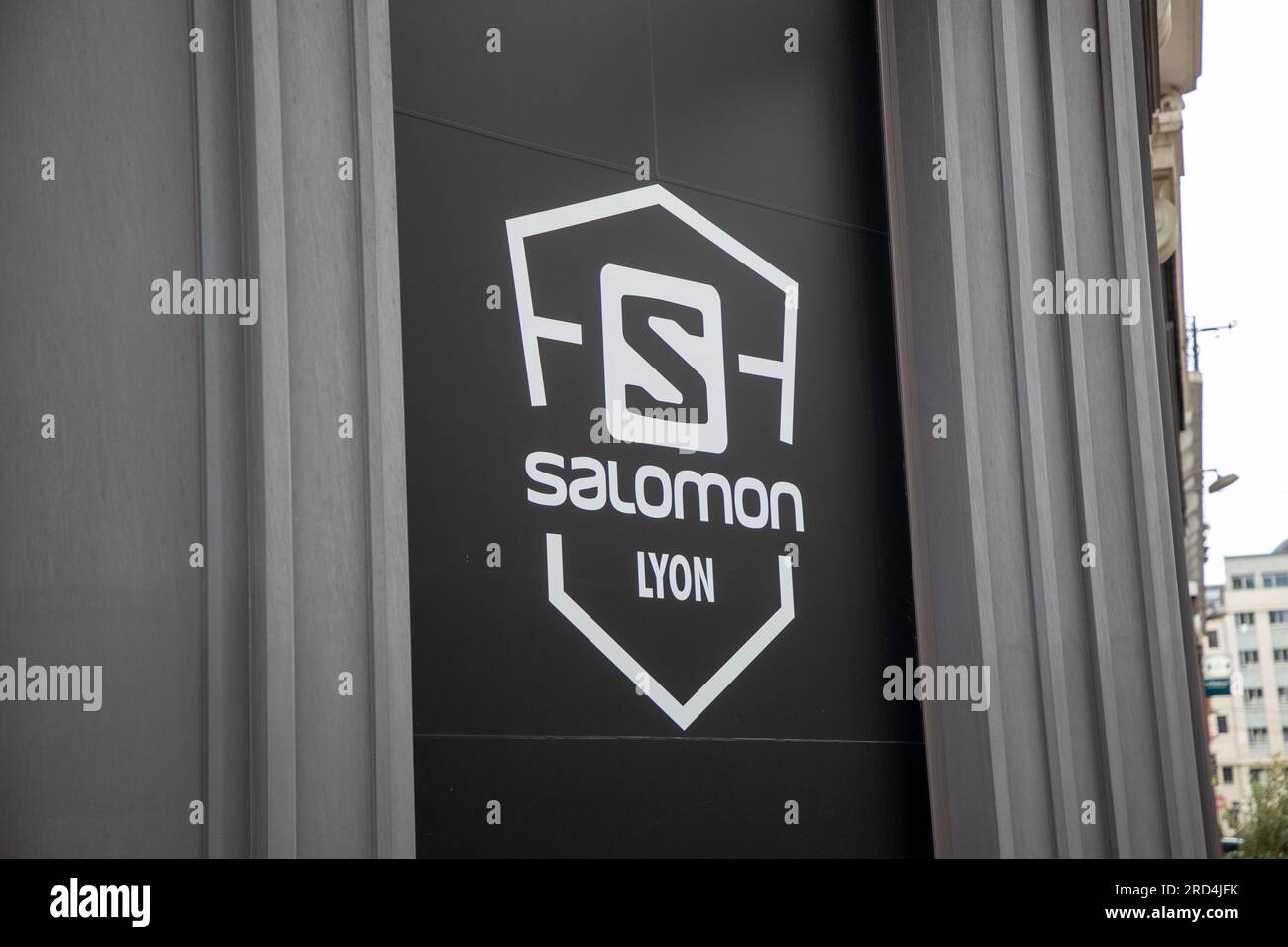 Bordeaux , France - 06 27 2023 : salomon lyon facade sign logo brand and  text sign at entrance of fashionable textile store of fashion commercial  clo Stock Photo - Alamy