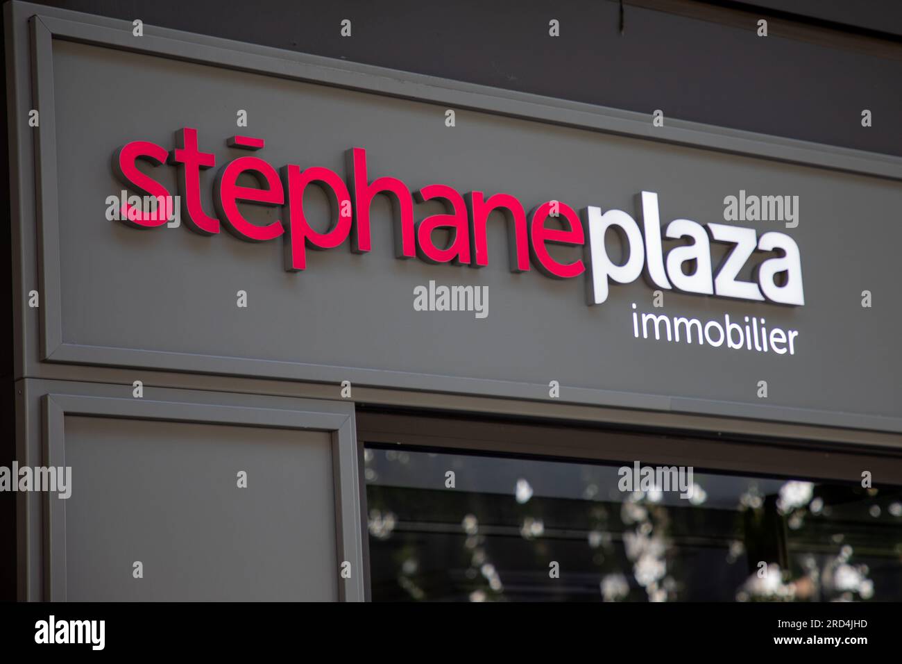 Bordeaux , Aquitaine France 07 15 2023 stephane Plaza immobilier logo text and brand sign