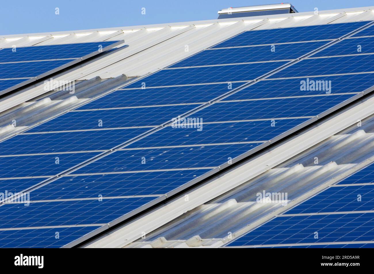Thyssenkrupp Solartec. Photovoltaic Roof And Façade System. – WZDXL