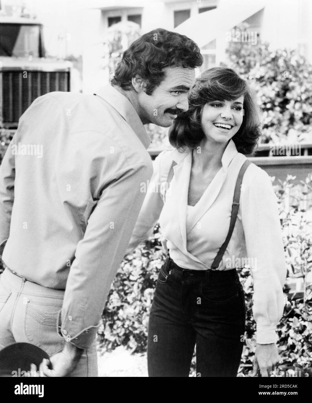 Burt Reynolds, Sally Field, on-set of the Film, 'Smokey And The Bandit II', Universal Pictures, 1980 Stock Photo
