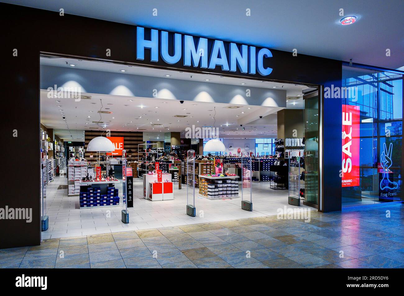 Germany shoe shop not store hi-res stock photography and images - Alamy