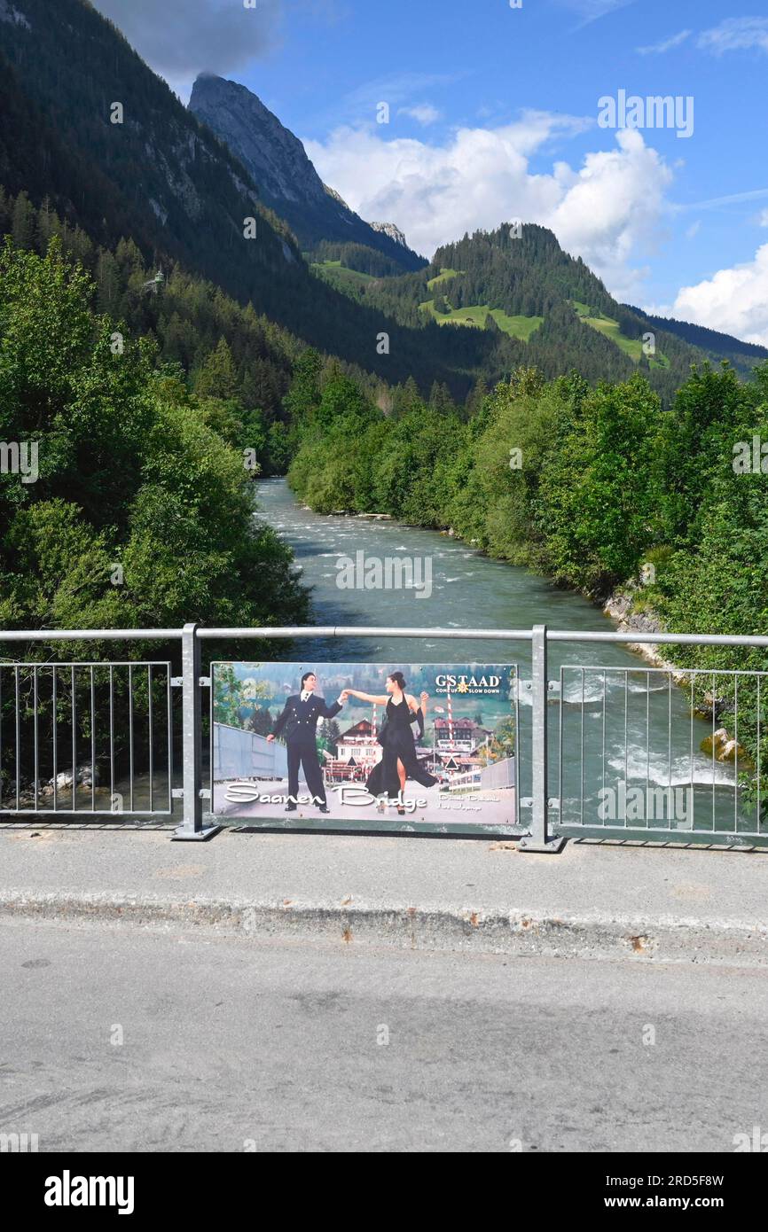 Bridge Banner Dance Scene Bollywood Cult Musical, Dilwale Dulhania Le Jayenge, DDLJ, Saanen