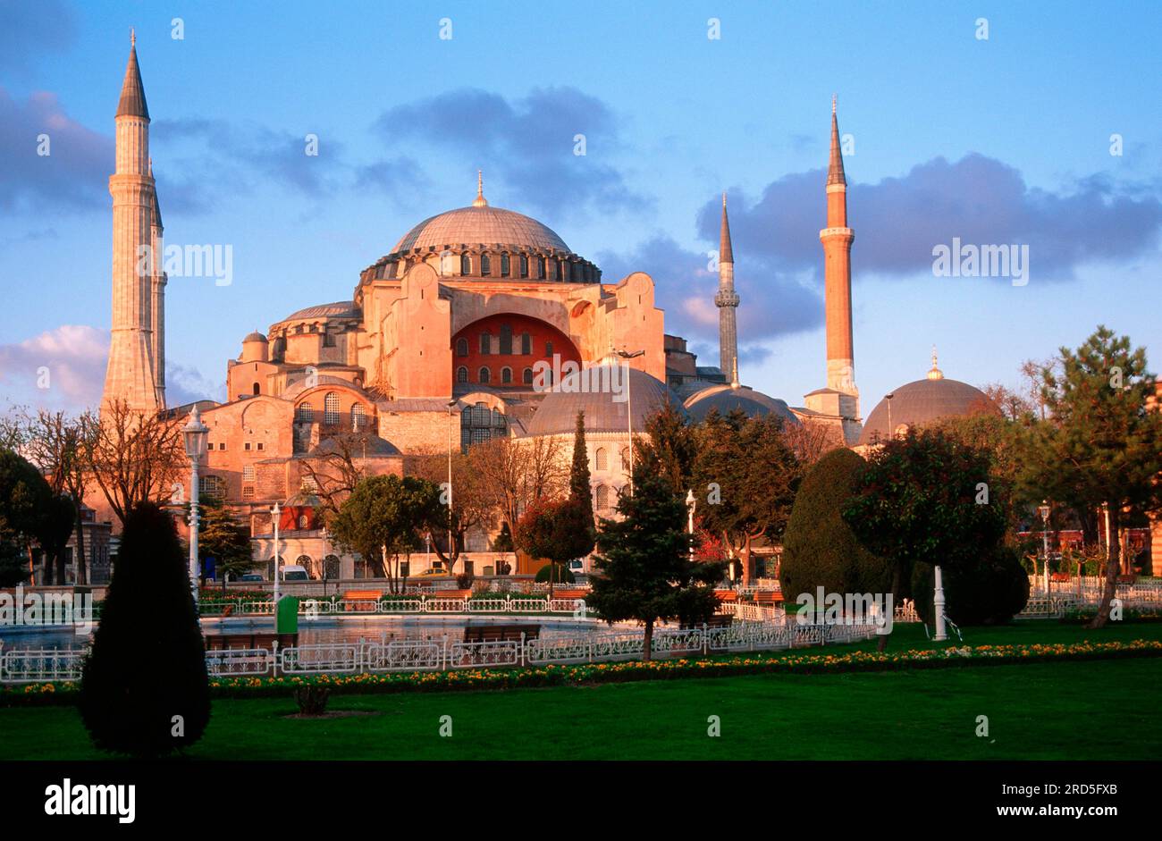 Sultan ahmet park hagia sophia hi-res stock photography and images - Alamy