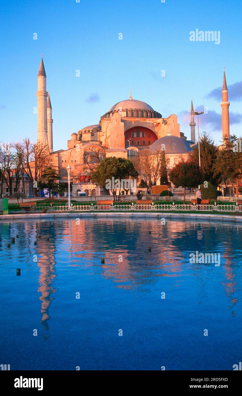 Sultan ahmet park hagia sophia hi-res stock photography and images - Alamy