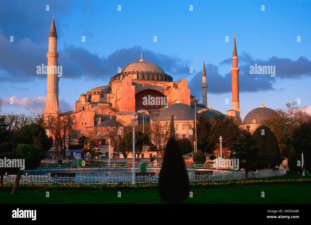 Sultan ahmet park hagia sophia hi-res stock photography and images - Alamy