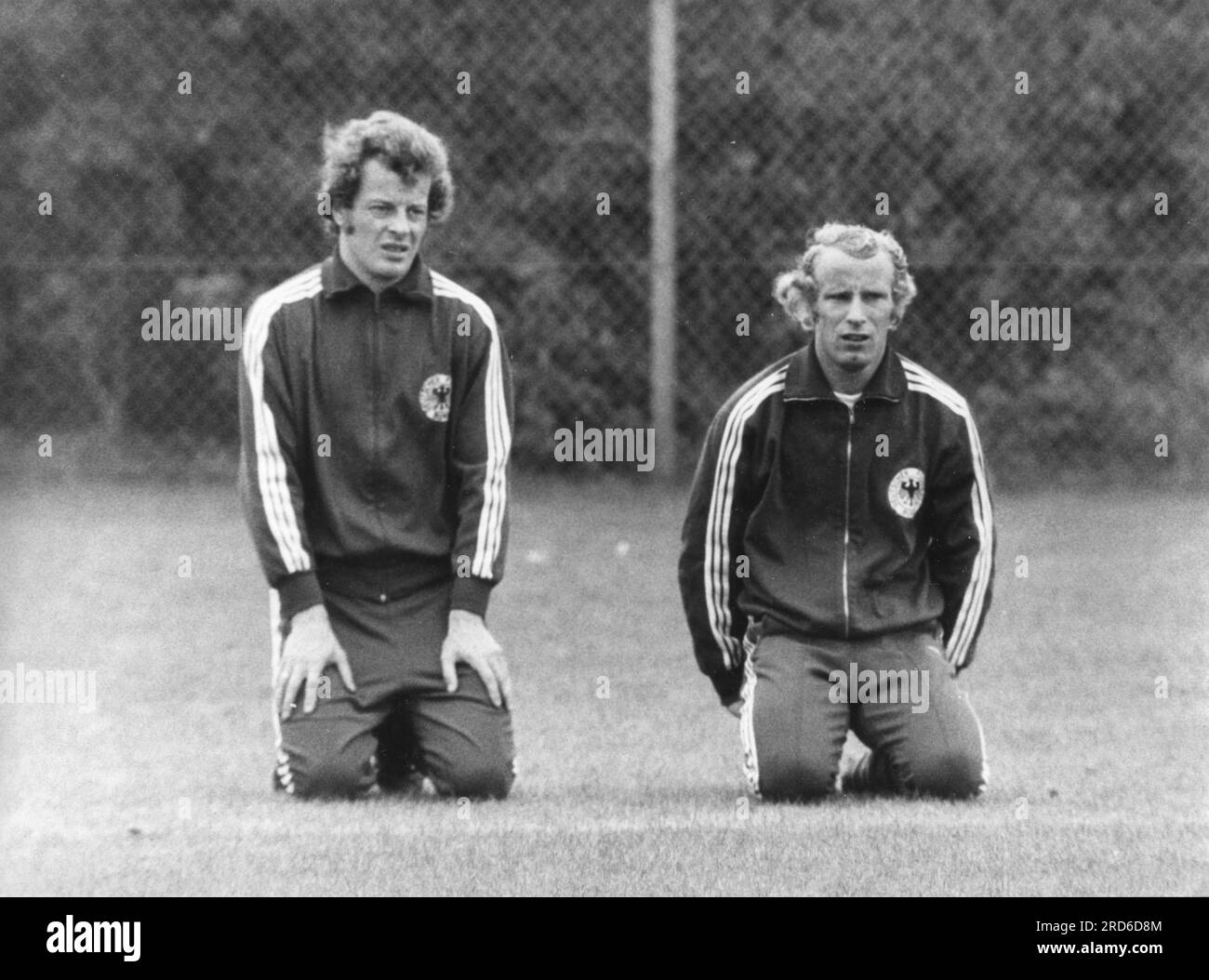 Football Pitch Grounds Team Black And White Stock Photos Images Alamy football-pitch-grounds-team-black-and-white-stock-photos-images-alamy
