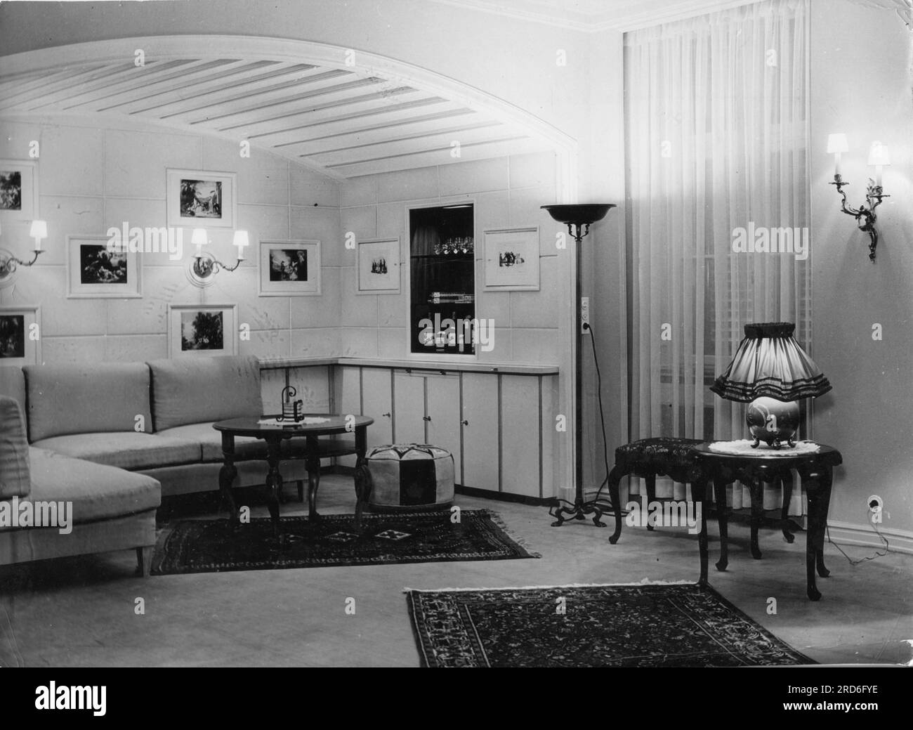 furnishings, rooms, living-room of a Hessian industrialist, 1950s, ADDITIONAL-RIGHTS-CLEARANCE-INFO-NOT-AVAILABLE Stock Photo