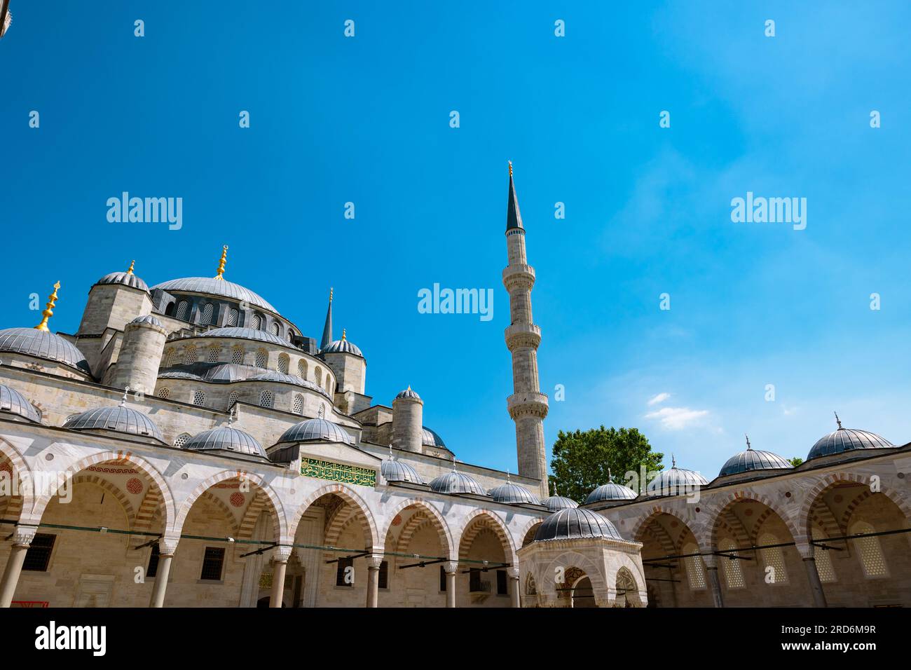 Blue mosque istanbul calligraphy hi-res stock photography and images ...