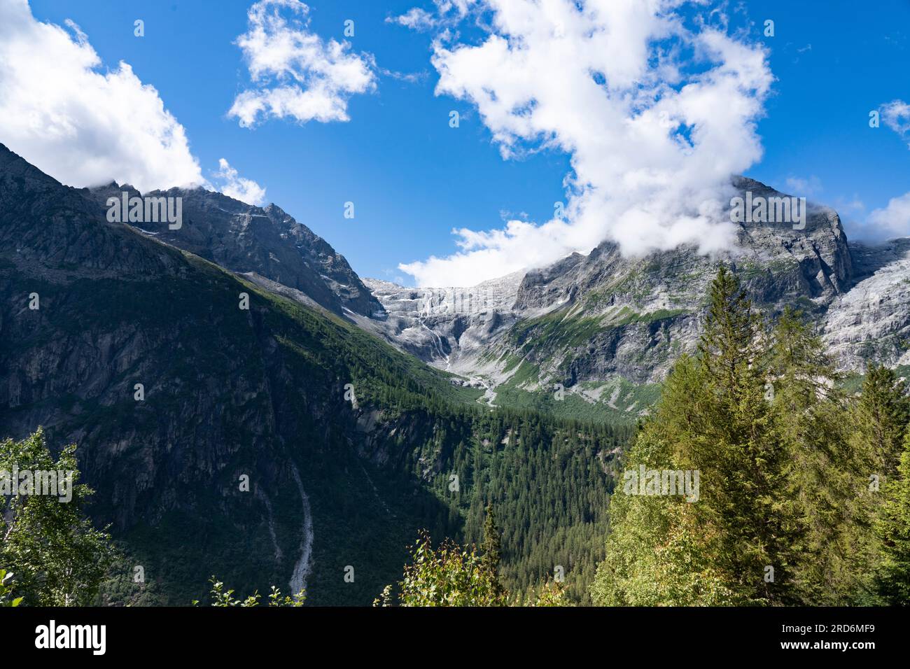 Adamello hi-res stock photography and images - Alamy
