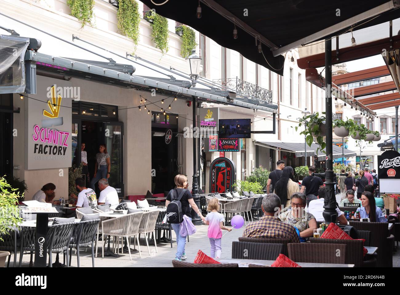 Restaurants, cafes and bars in the vibrant old town of Bucharest