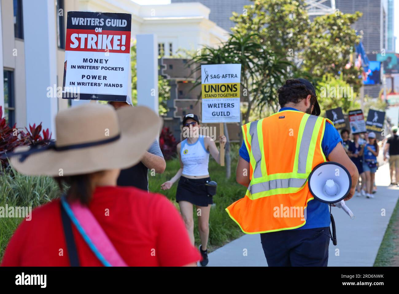 The writer's hands hi-res stock photography and images - Alamy