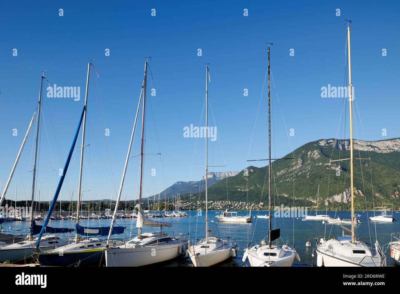 Boats on Lac d Annecy Annecy Haute-Savoie Auvergne-Rhone-Alpes France Stock Photo