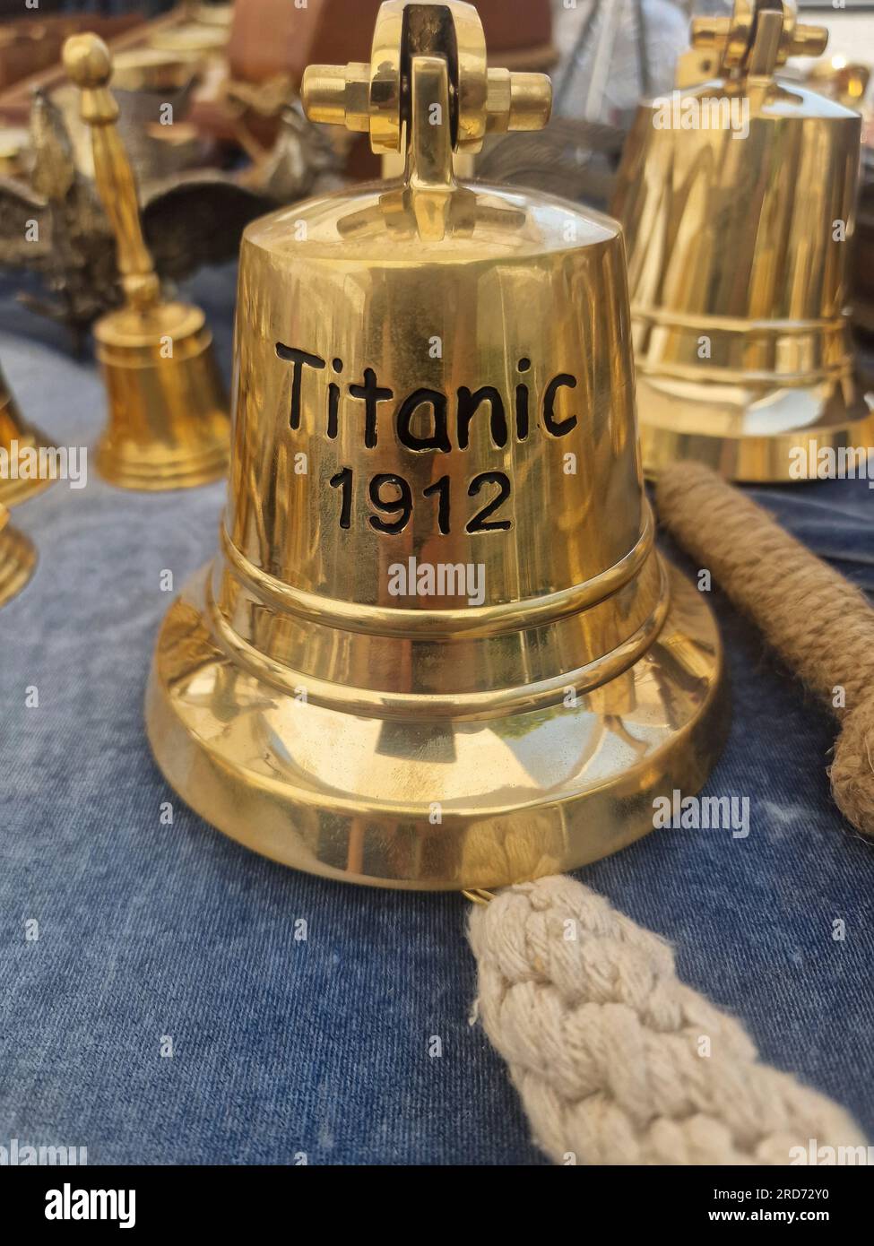 Ship bell titanic hires stock photography and images Alamy