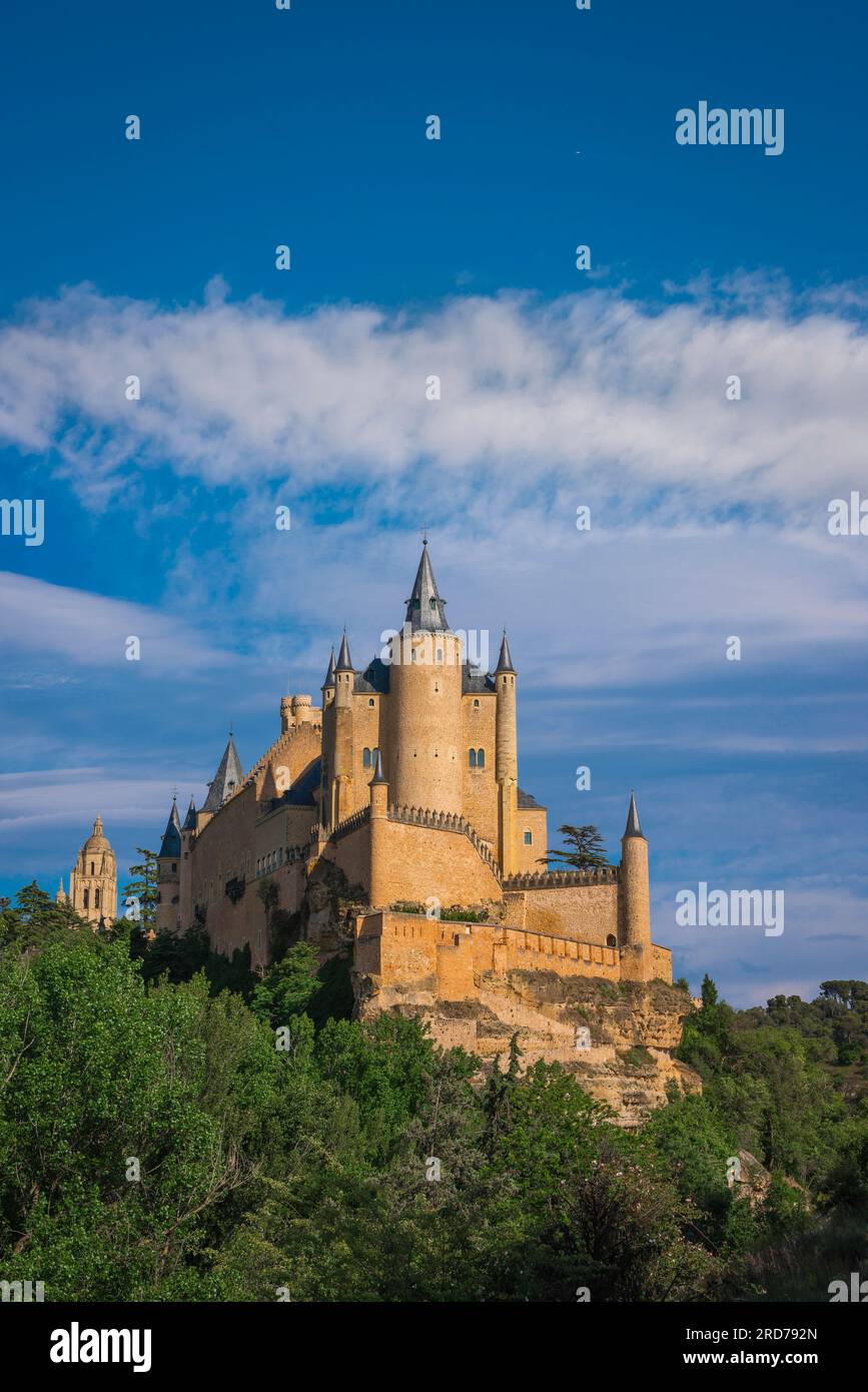Spain summer travel, view of the Alcazar in Segovia - a picturesque castle famed for its narrow towers and pepper-pot turrets, Spain. Stock Photo