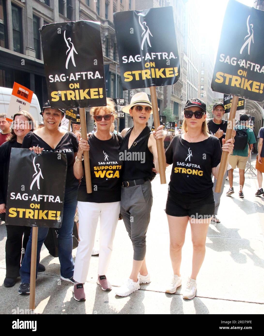 New York, NY, USA. 17th July, 2023. Susan Sarandon, Julianna Margulies