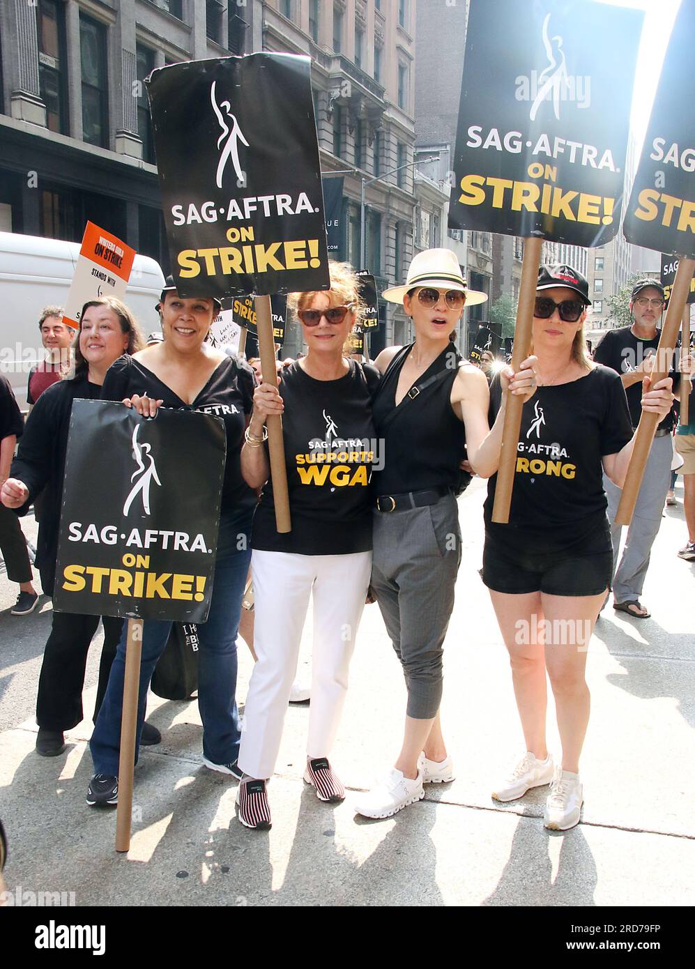 New York, NY, USA. 17th July, 2023. Susan Sarandon, Julianna Margulies