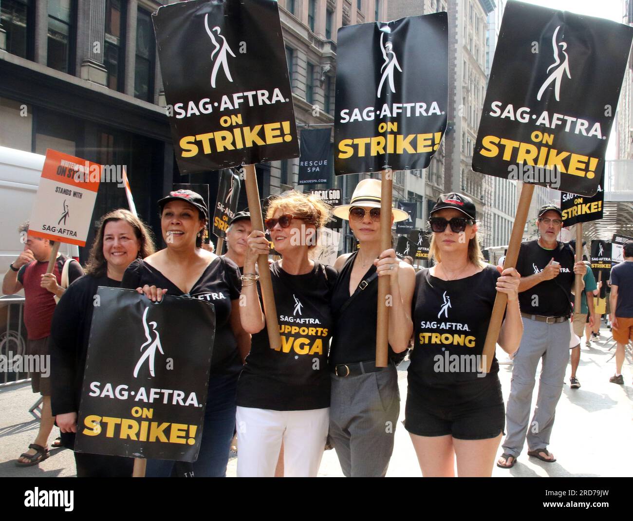 New York, NY, USA. 17th July, 2023. Susan Sarandon, Julianna Margulies