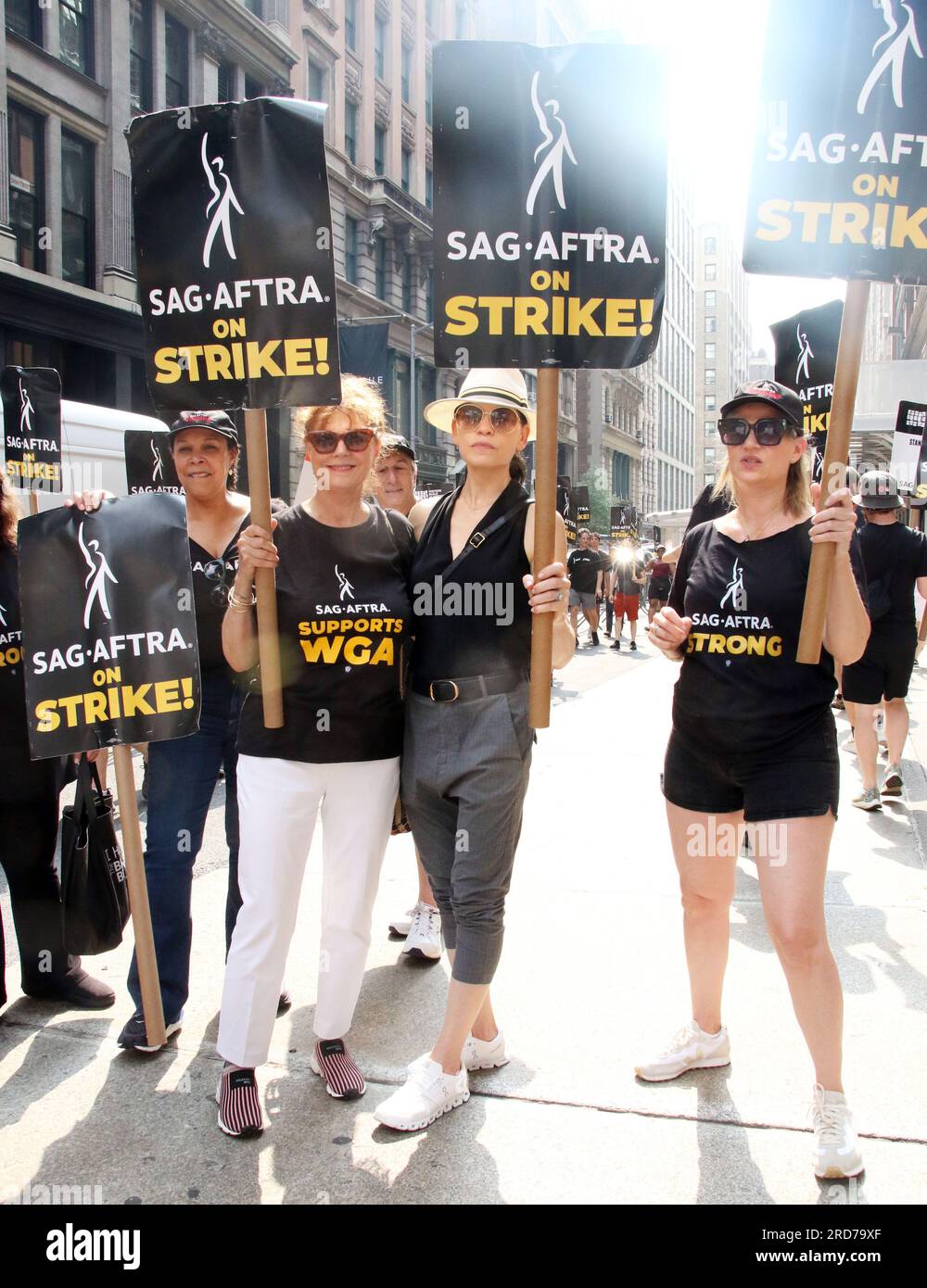New York, NY, USA. 17th July, 2023. Susan Sarandon, Julianna Margulies