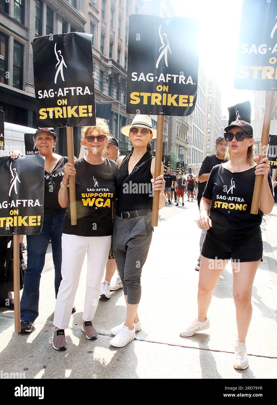New York, NY, USA. 17th July, 2023. Susan Sarandon, Julianna Margulies