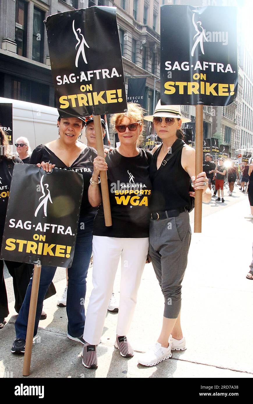 New York, NY, USA. 17th July, 2023. Susan Sarandon, Julianna Margulies