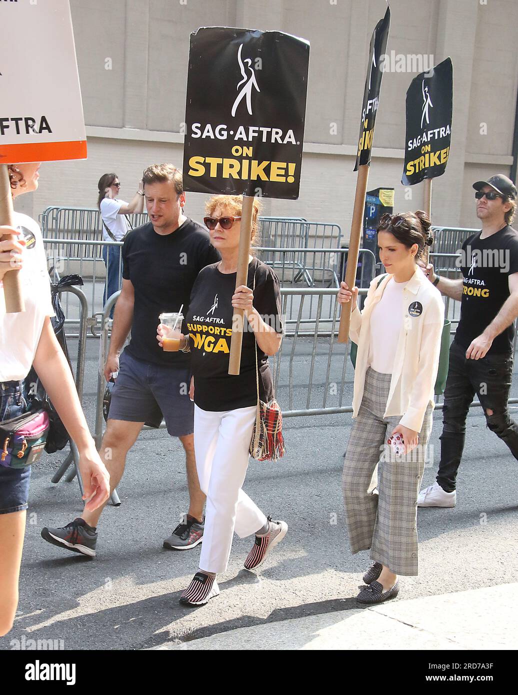 New York, NY, USA. 17th July, 2023. Susan Sarandon seen picketing