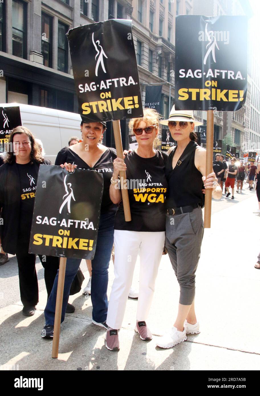 New York, NY, USA. 17th July, 2023. Susan Sarandon, Julianna Margulies