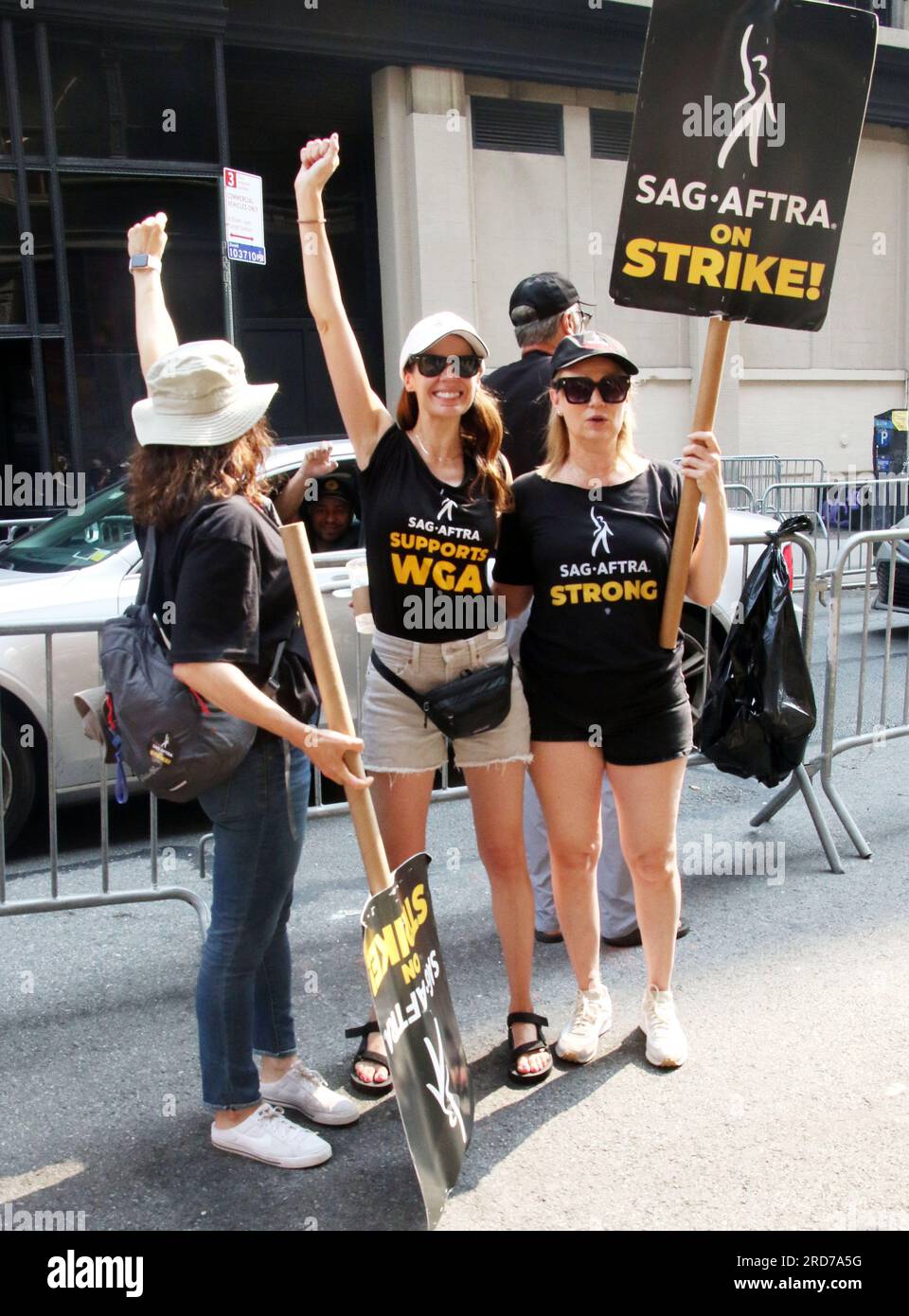New York, NY, USA. 17th July, 2023., Samantha Mathis seen picketing