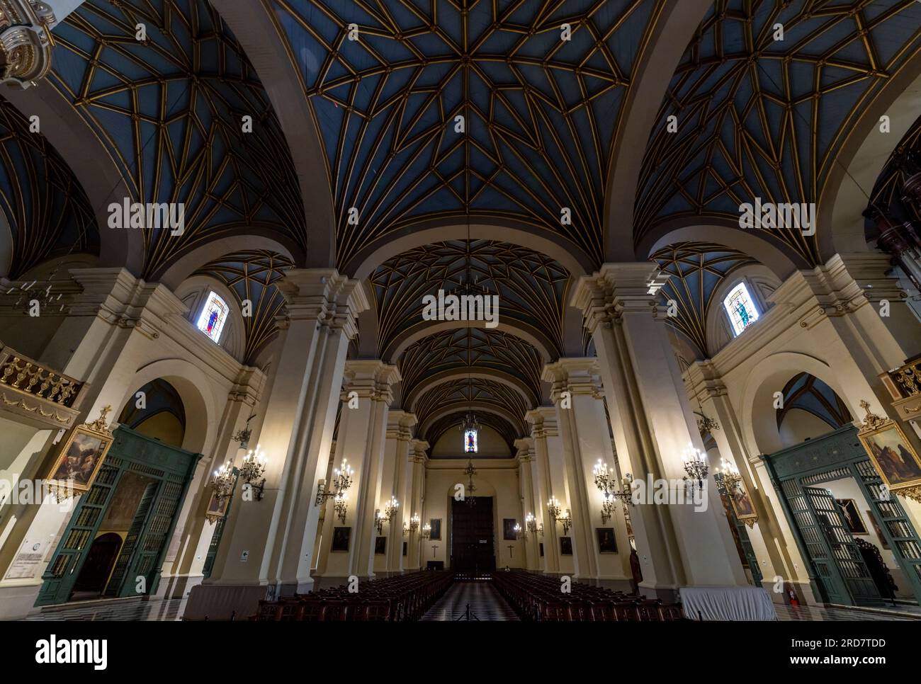 Lima peru architecture 18th century hi-res stock photography and images ...