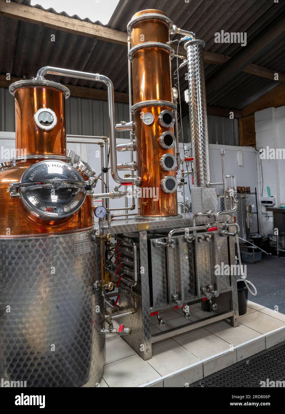 Nelson's Distillery, Grindley Business Village, Uttoxeter, Staffordshire, England, UK - view of copper and stainless steel distillery and still. Stock Photo