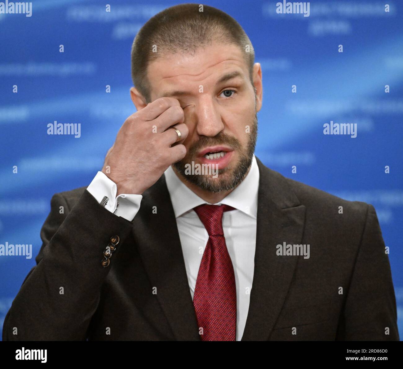 Smolyan porno rasmlar Yalangoch egizak ayollarning fotosuratlari