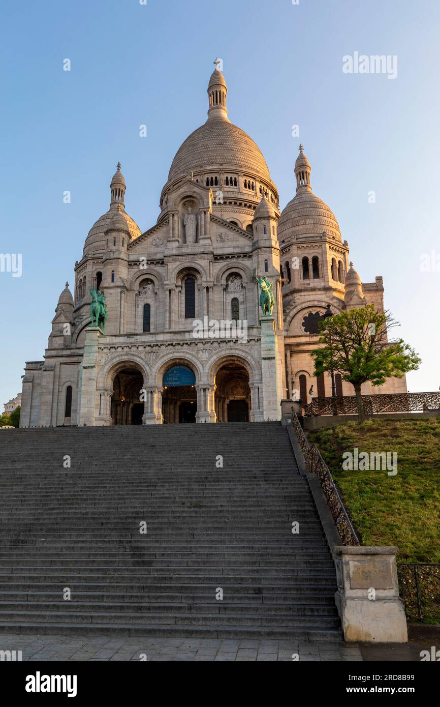 The Basilica of Sacre Coeur de Montmartre, Montmartre, Paris, France, Europe Stock Photo