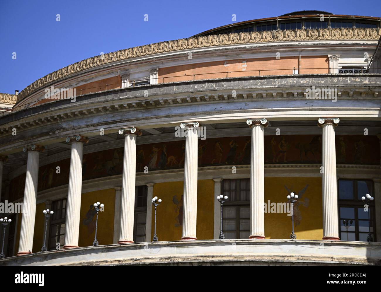 Scenic view of the Renaissance Neoclassical style Teatro Massimo ...