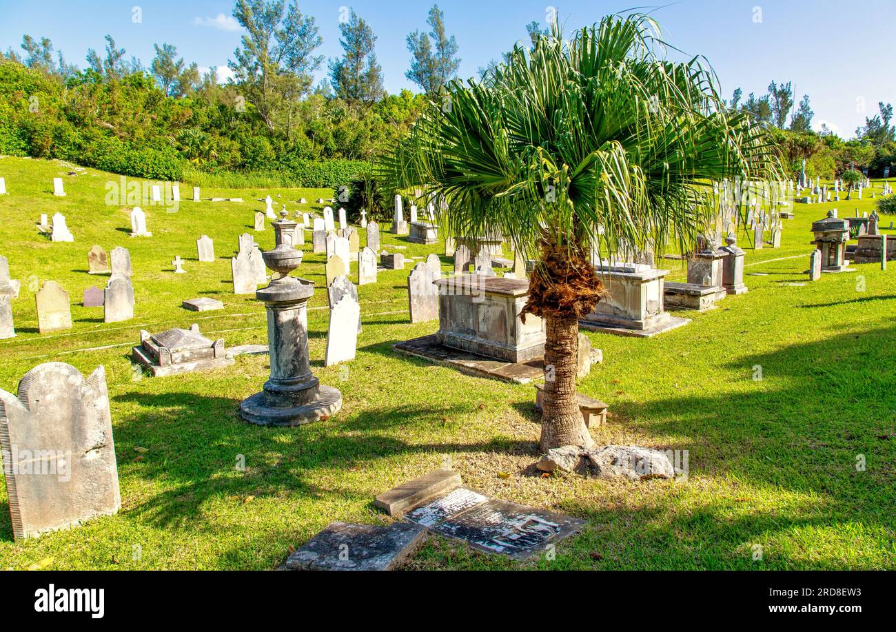 The Royal Navy Cemetery (The Glade), opened in 1812, containing over 1000 graves including 24 from World War I and 39 from WWII Stock Photo