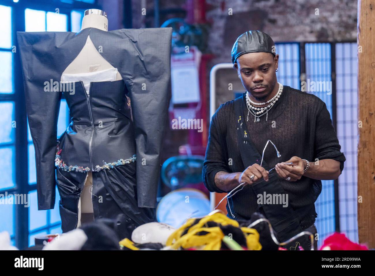 PROJECT RUNWAY, contestant Bishme Cromartie, Toying with Fashion ...