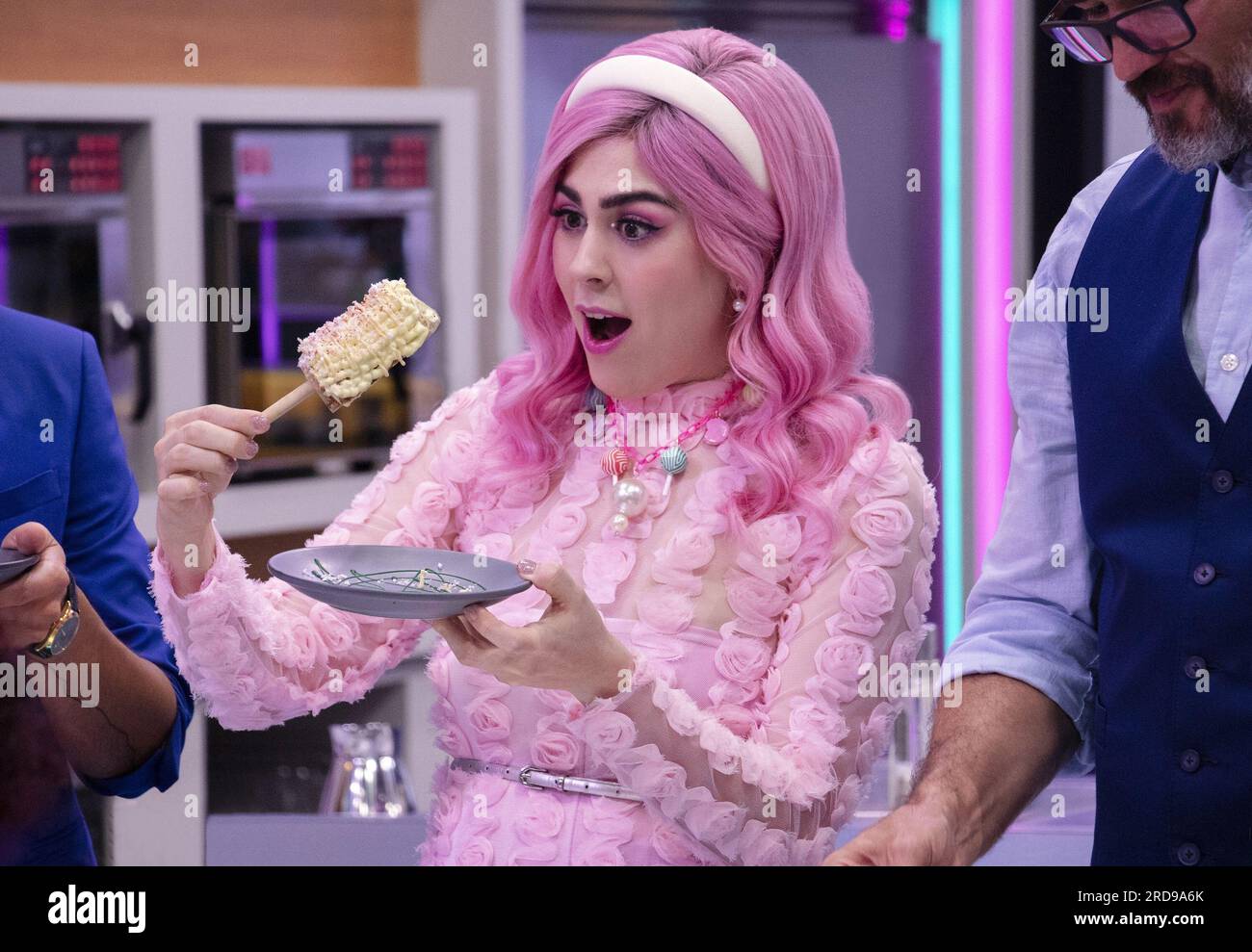 SUGAR RUSH: THE BREAKING POINT, (aka PASTELEROS CONTRA EL TIEMPO) from  left: Lolita Ayala, judge Gris Verduzco, (Season 1, ep. 104, aired July 12,  2023). photo: ©Netflix / Courtesy Everett Collection Stock Photo - Alamy