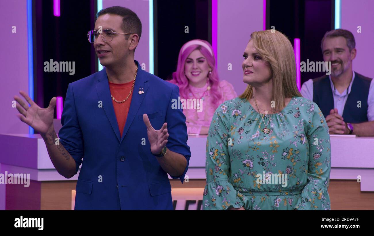 SUGAR RUSH: THE BREAKING POINT, (aka PASTELEROS CONTRA EL TIEMPO) from  left: host Carlos Capi' Perez, Erika Buenfil, (Season 1, ep. 101, aired  July 12, 2023). photo: ©Netflix / Courtesy Everett Collection Stock Photo -  Alamy
