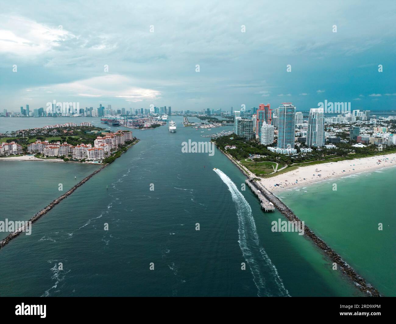 Photo inspiration: Gallery Detail: Fisher Island Skyline With Buildings Seen From Bay In South