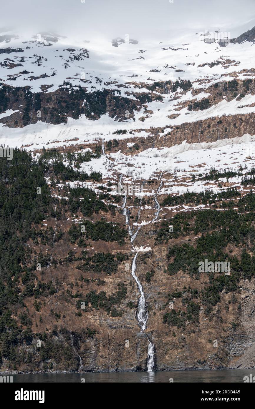 Water running down a mountain hi-res stock photography and images - Alamy