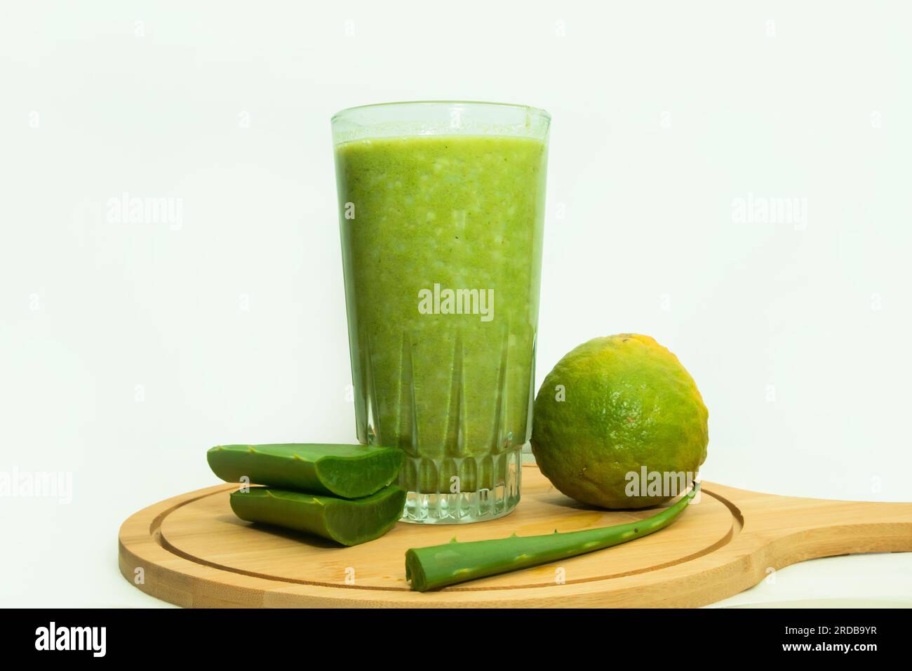 Healthy green smoothie with aloe vera and lime Stock Photo - Alamy