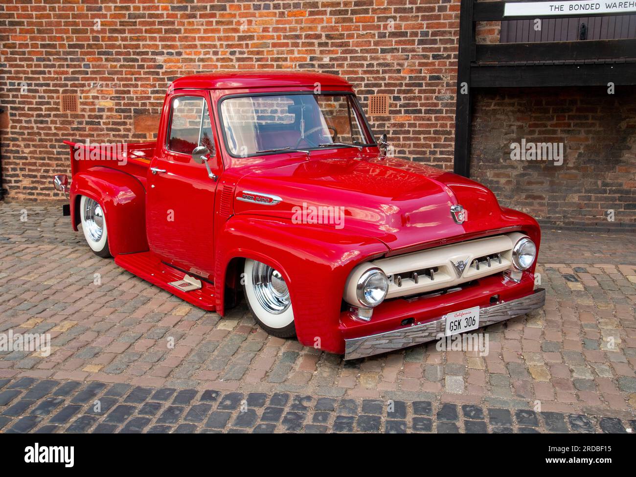 Custom modified 1953 Ford F100 tuck on air bags Stock Photo Alamy