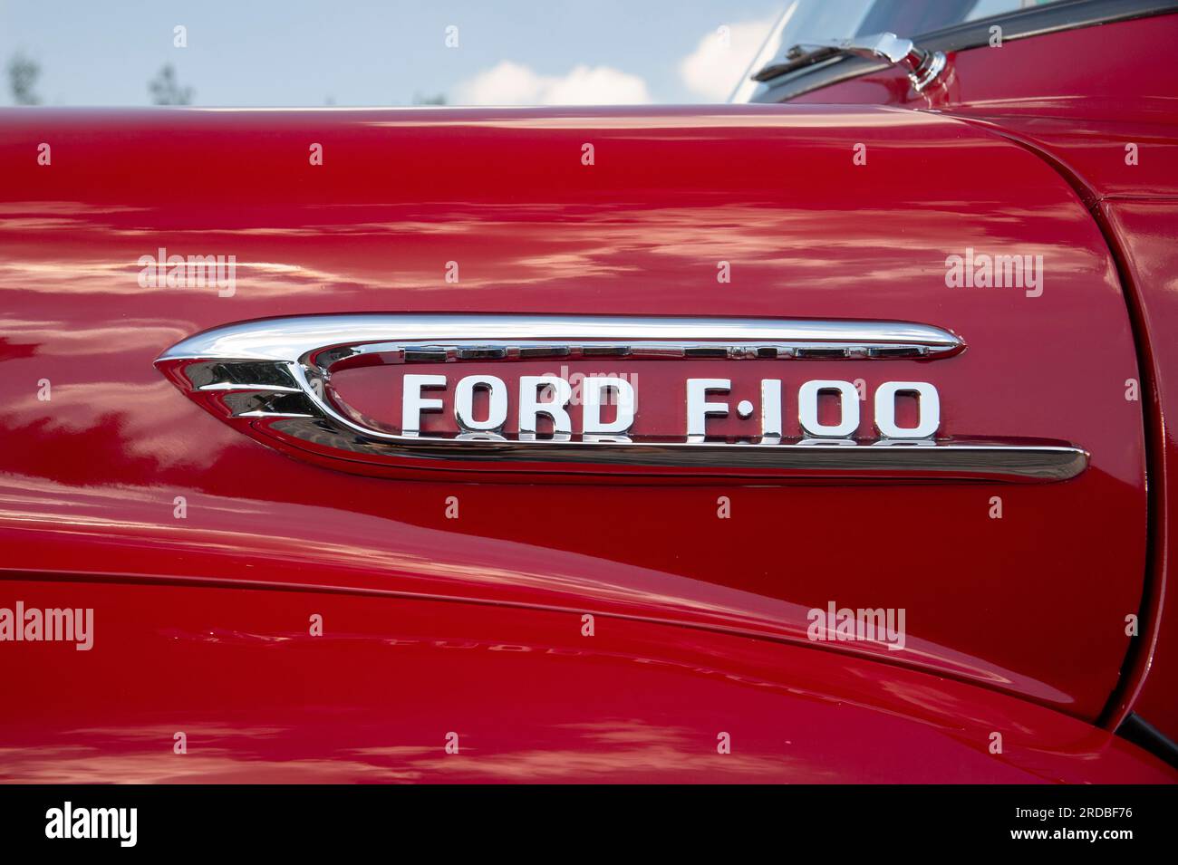 Custom modified 1953 Ford F100 tuck on air bags Stock Photo Alamy