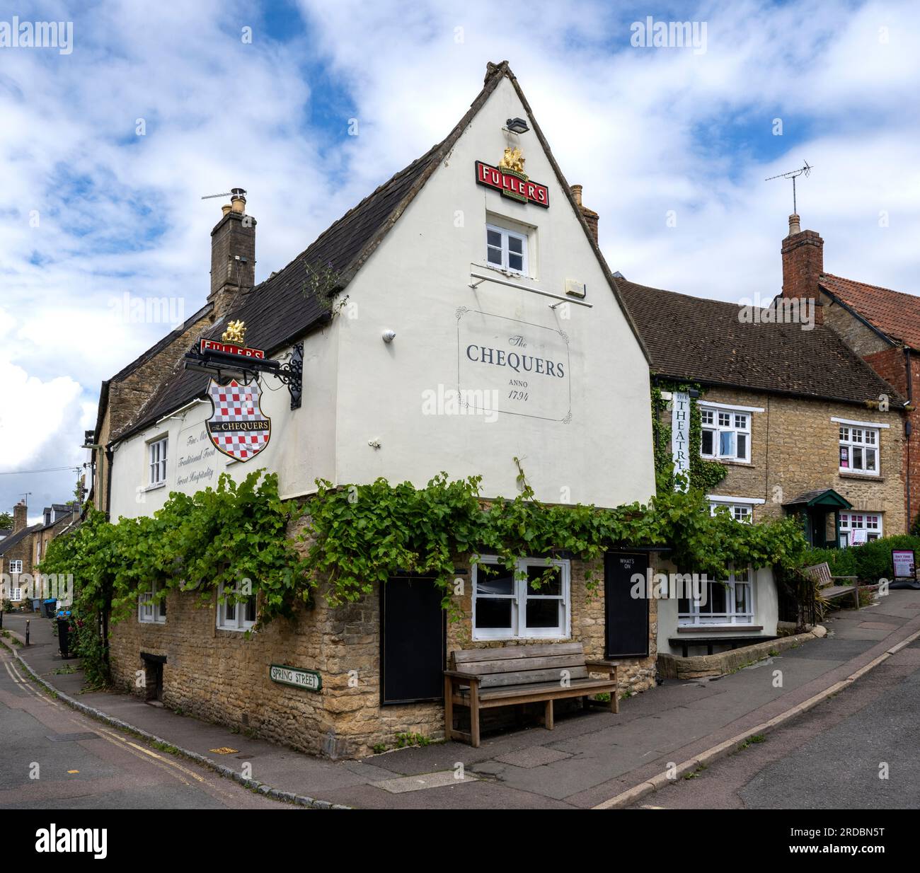 The Chequers a Fuller's public house, Goddards Lane, Chipping Norton, Oxfordshire, England, UK Stock Photo