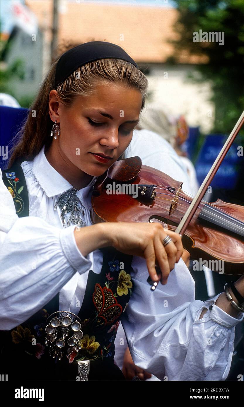 Europe Slovacchia Východná - The  Východná Folklore festival - violin player Stock Photo