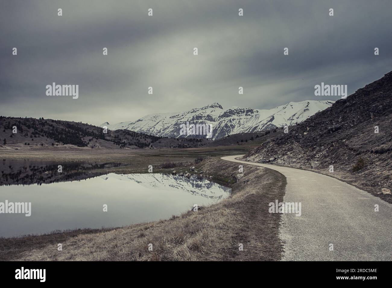 Beauty lake in wilderness hi-res stock photography and images - Alamy